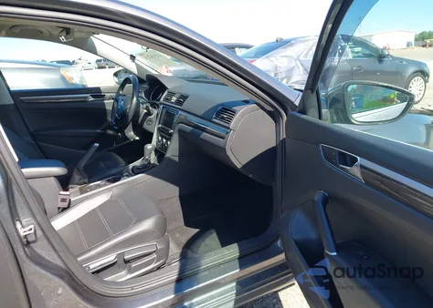 2018 Volkswagen Passat 2.0T Se from USA, damaged, VIN 1VWBA7A37JC009752